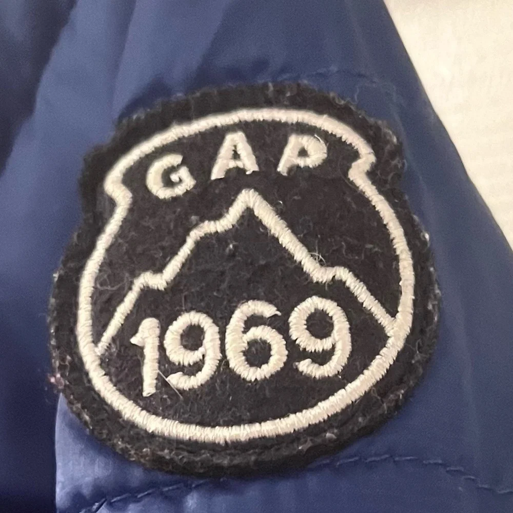 Boys, puffer jacket, gap kids size small navy blue reversible